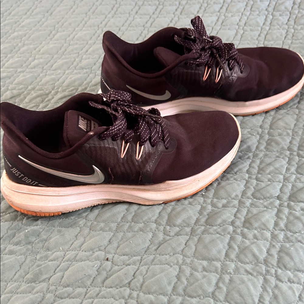 Clean out! Bundle every item$5. Nike Women's Black and White Athletic Shoes